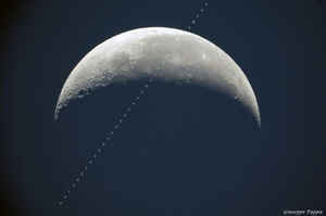 Transito ISS sul disco lunare 